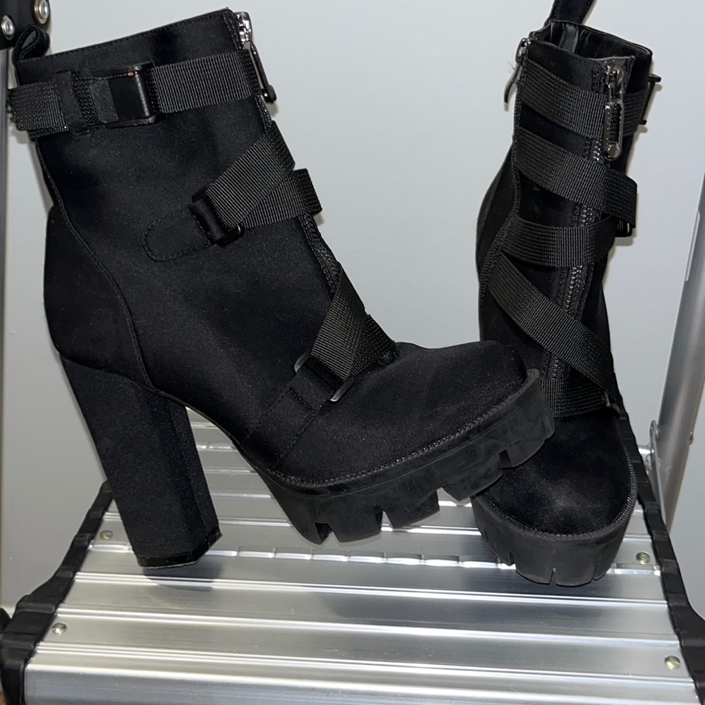 Women’s high heeled boots